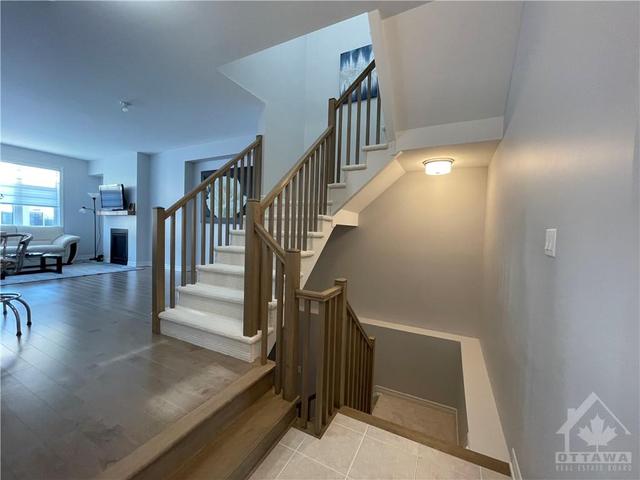 118 Angelonia Crescent, Townhouse with 3 bedrooms, 2 bathrooms and 3 parking in Ottawa ON | Image 7