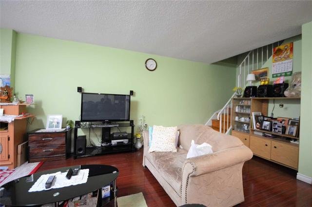 103 - 1624 Bloor St E, Townhouse with 3 bedrooms, 2 bathrooms and 1 parking in Mississauga ON | Image 2
