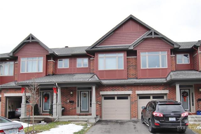 131 Overberg Way, Townhouse with 3 bedrooms, 3 bathrooms and 2 parking in Ottawa ON | Image 1