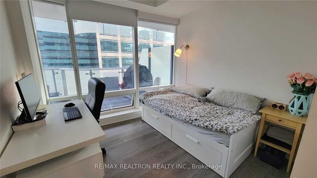 1301 - 1 Bloor St E, Condo with 2 bedrooms, 2 bathrooms and 0 parking in Toronto ON | Image 7
