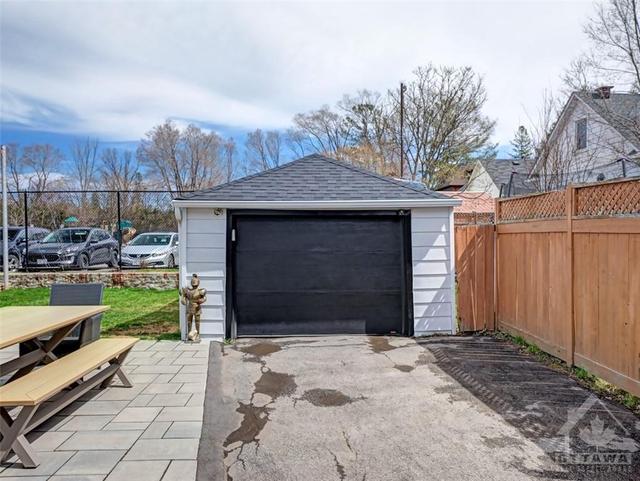 415 Hilson Avenue, House detached with 2 bedrooms, 2 bathrooms and 5 parking in Ottawa ON | Image 27