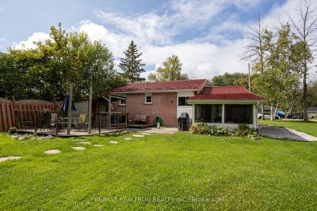 51 Glenview Ave, House detached with 2 bedrooms, 2 bathrooms and 4 parking in Georgina ON | Image 11