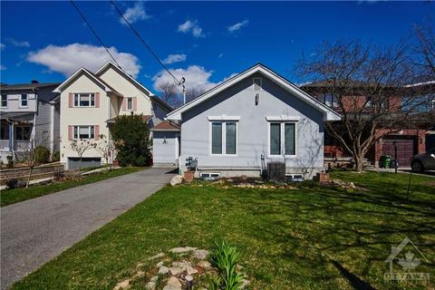 687 Roosevelt Avenue, House detached with 3 bedrooms, 2 bathrooms and 3 parking in Ottawa ON | Card Image