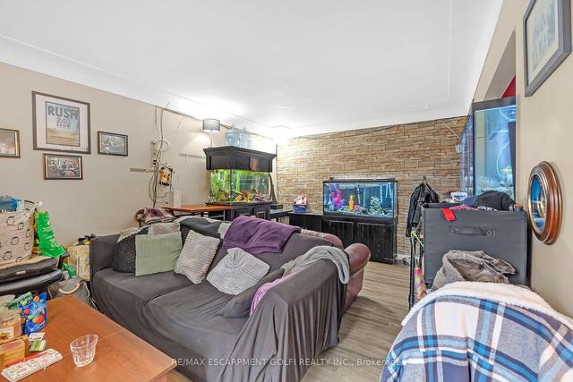 29 Clarendon Ave, House detached with 3 bedrooms, 2 bathrooms and 4 parking in Hamilton ON | Image 16
