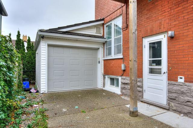 19 Clarence Pl, House detached with 4 bedrooms, 4 bathrooms and 5 parking in Kitchener ON | Image 35