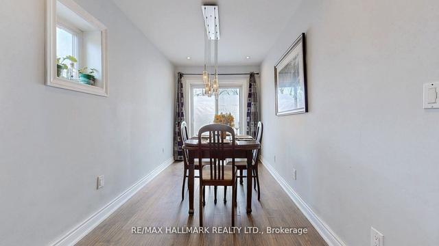 93 Poplar Rd, House detached with 2 bedrooms, 2 bathrooms and 4 parking in Toronto ON | Image 6