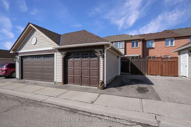 71 America Ave, House attached with 3 bedrooms, 4 bathrooms and 2 parking in Vaughan ON | Image 28