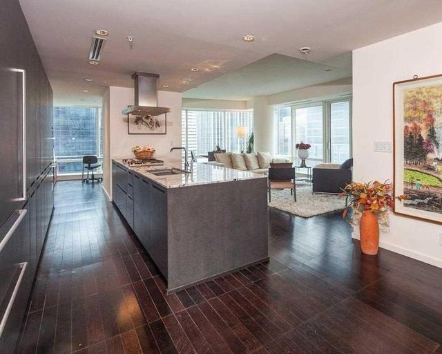 2909 - 180 University Ave, Condo with 2 bedrooms, 3 bathrooms and 1 parking in Toronto ON | Image 6