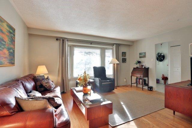 2275 Council Ring Rd, House detached with 3 bedrooms, 2 bathrooms and 2 parking in Mississauga ON | Image 4