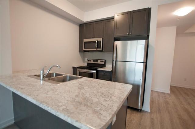 202 - 81 Robinson St, Condo with 2 bedrooms, 1 bathrooms and 1 parking in Hamilton ON | Image 2