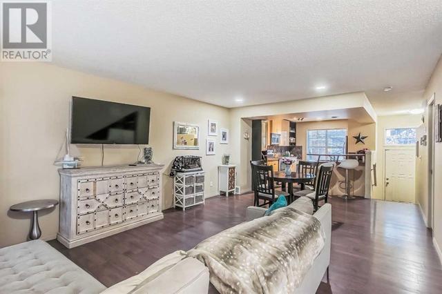 3074 New Brighton Gardens, House attached with 2 bedrooms, 2 bathrooms and 2 parking in Calgary AB | Image 17