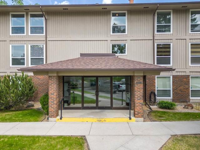 631 - 860 Midridge Drive Se, Condo with 2 bedrooms, 1 bathrooms and 1 parking in Calgary AB | Image 1