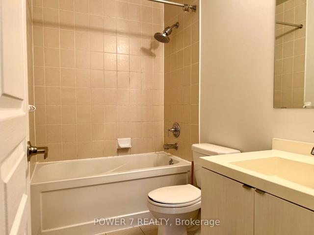 102 - 352 Front St W, Townhouse with 2 bedrooms, 2 bathrooms and 0 parking in Toronto ON | Image 5
