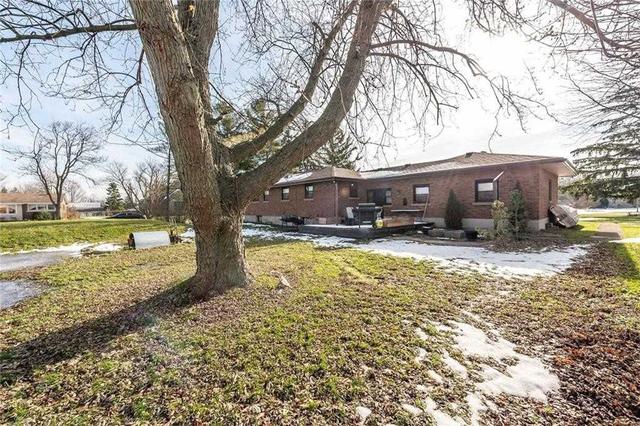 135 Secord St, House detached with 2 bedrooms, 1 bathrooms and 8 parking in Haldimand County ON | Image 35