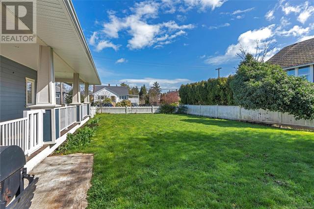 157 Maddock Ave W, House detached with 5 bedrooms, 4 bathrooms and 4 parking in Saanich BC | Image 30