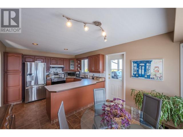 6408 Harrison Heights, House detached with 4 bedrooms, 3 bathrooms and 2 parking in Summerland BC | Image 17