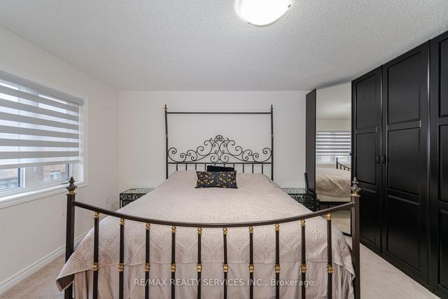 124 Dolobram Tr, House semidetached with 4 bedrooms, 4 bathrooms and 3 parking in Brampton ON | Image 14