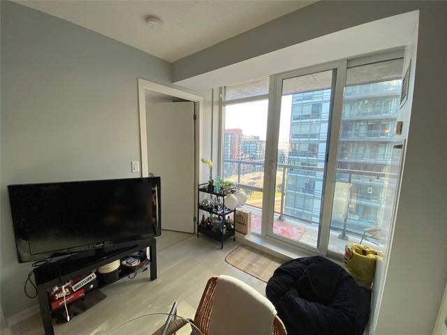 1004 - 20 Joe Shuster Way, Condo with 2 bedrooms, 1 bathrooms and 0 parking in Toronto ON | Image 4