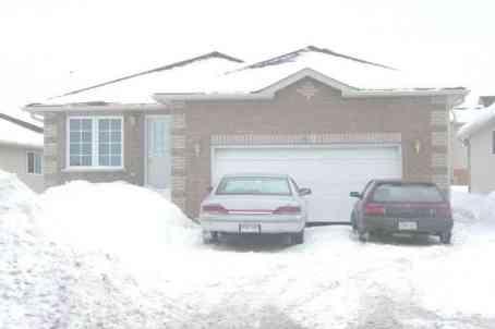 47 Hanmer St, House detached with 3 bedrooms, 2 bathrooms and 2 parking in Barrie ON | Image 1