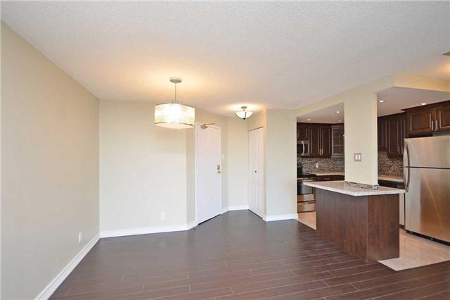 905 - 25 Trailwood Dr, Condo with 2 bedrooms, 2 bathrooms and 1 parking in Mississauga ON | Image 5