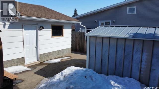 111 17th Street W, House detached with 4 bedrooms, 3 bathrooms and null parking in Battleford SK | Image 29
