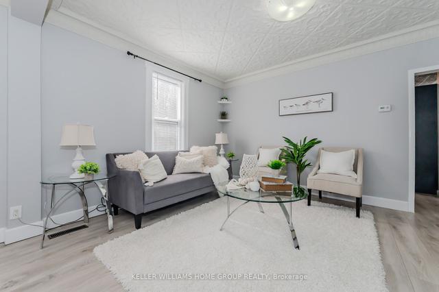 1110 Queenston Rd, House semidetached with 2 bedrooms, 1 bathrooms and 2 parking in Cambridge ON | Image 3