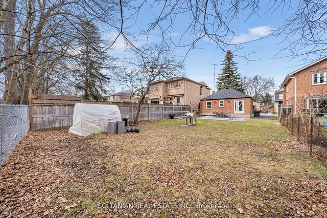 99 Park Home Ave, House detached with 3 bedrooms, 1 bathrooms and 3 parking in Toronto ON | Image 18