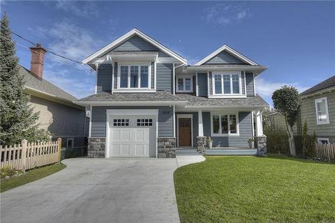 1609 Amphion St, House detached with 4 bedrooms, 5 bathrooms and 1 parking in Victoria BC | Card Image