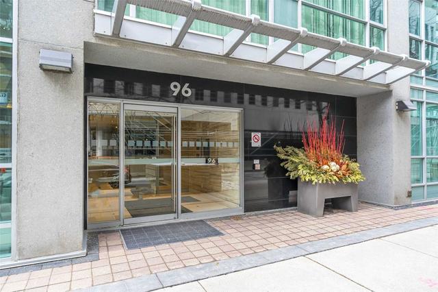 805 - 96 St Patrick St, Condo with 1 bedrooms, 1 bathrooms and 0 parking in Toronto ON | Image 1