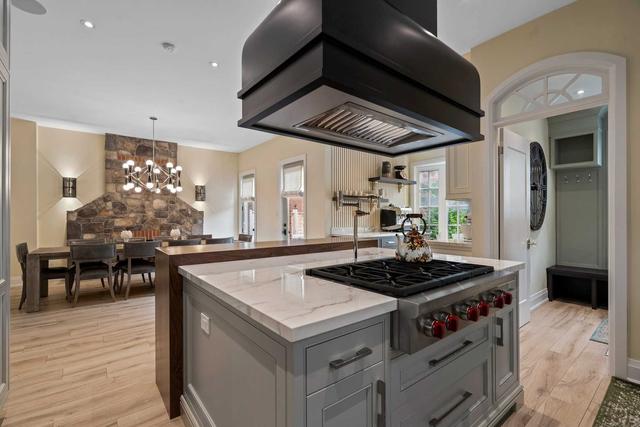 35 Willett Cres, House detached with 5 bedrooms, 5 bathrooms and 7 parking in Richmond Hill ON | Image 7