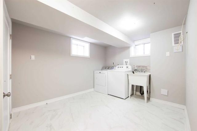 128 Brighton Ave, House detached with 3 bedrooms, 1 bathrooms and 1 parking in Toronto ON | Image 7