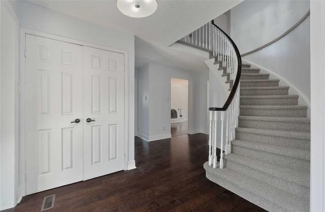 1212 Barnwood Sq, House detached with 4 bedrooms, 4 bathrooms and 6 parking in Pickering ON | Image 37