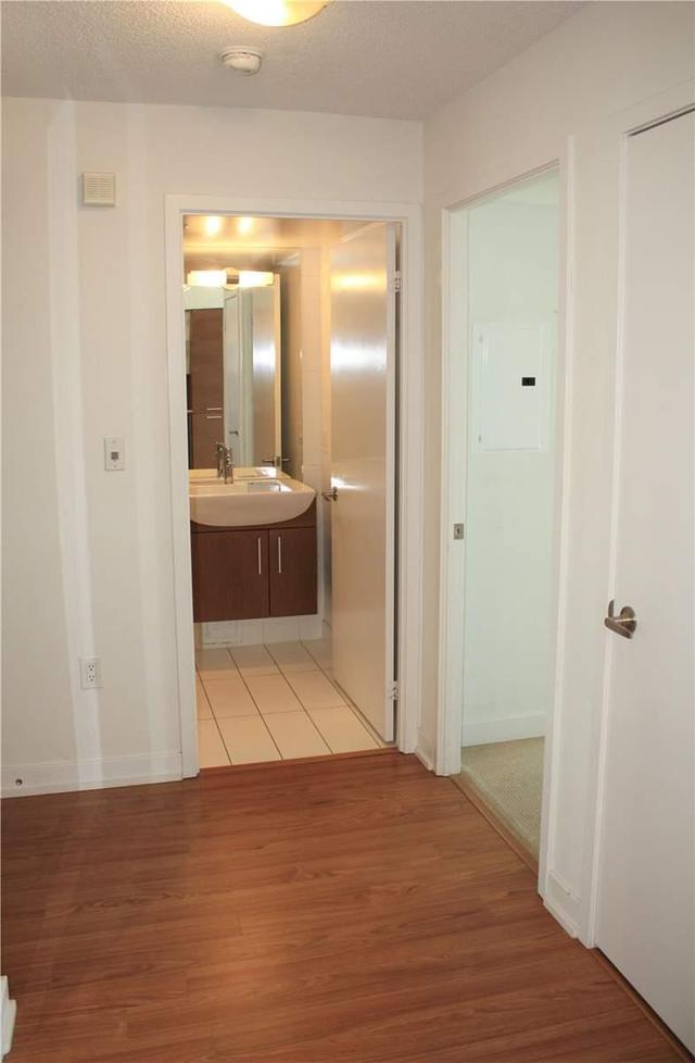 1211 - 8 Telegram Mews, Condo with 1 bedrooms, 1 bathrooms and 1 parking in Toronto ON | Image 20