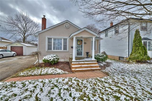 6100 Collins Dr, House detached with 3 bedrooms, 1 bathrooms and 5 parking in Niagara Falls ON | Image 16
