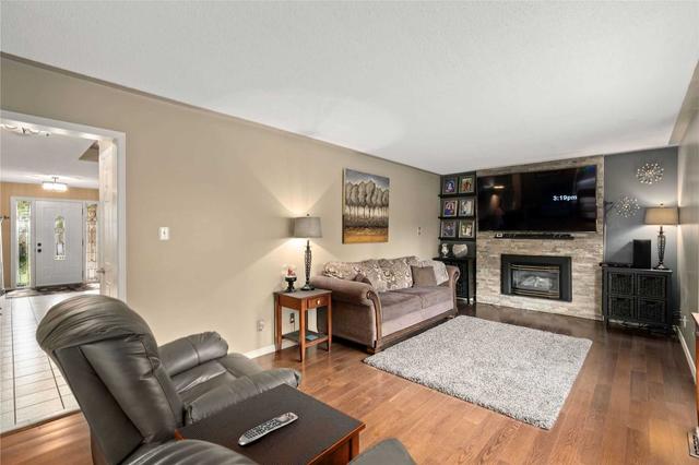 80 Cityview Circ, House detached with 4 bedrooms, 4 bathrooms and 6 parking in Barrie ON | Image 6