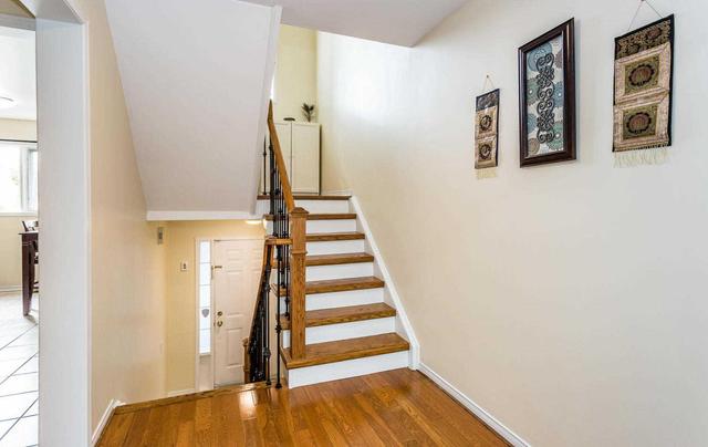 69 - 2 Sir Lou Dr, Townhouse with 3 bedrooms, 2 bathrooms and 2 parking in Brampton ON | Image 4