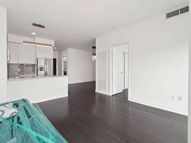 7608 Yonge St, Condo with 2 bedrooms, 2 bathrooms and 2 parking in Vaughan ON | Image 10