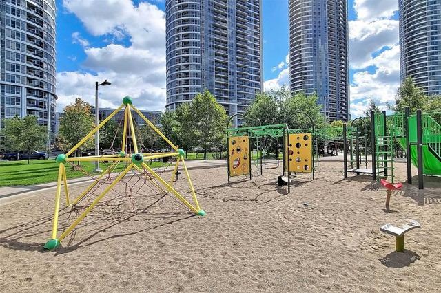 1621 - 135 Village Green Sq, Condo with 1 bedrooms, 1 bathrooms and 1 parking in Toronto ON | Image 25