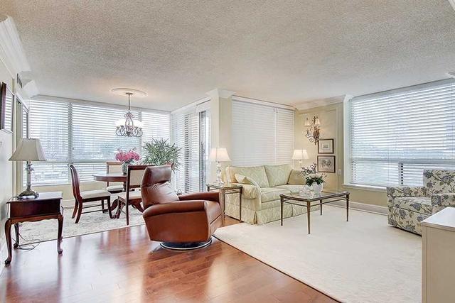 302 - 5765 Yonge St, Condo with 2 bedrooms, 2 bathrooms and 1 parking in Toronto ON | Image 2