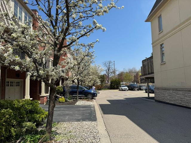 9 - 95 Kerr St, Townhouse with 2 bedrooms, 3 bathrooms and 2 parking in Oakville ON | Image 12
