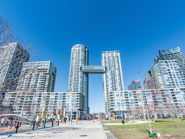 3507 - 21 Iceboat Terr, Condo with 1 bedrooms, 1 bathrooms and 1 parking in Toronto ON | Image 1