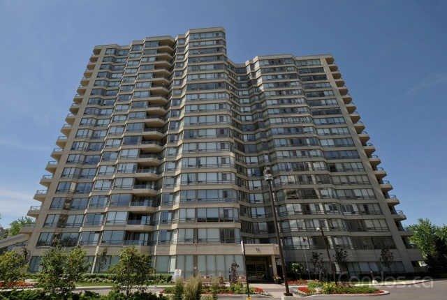 1001 - 75 King St E, Condo with 2 bedrooms, 2 bathrooms and 1 parking in Mississauga ON | Image 10