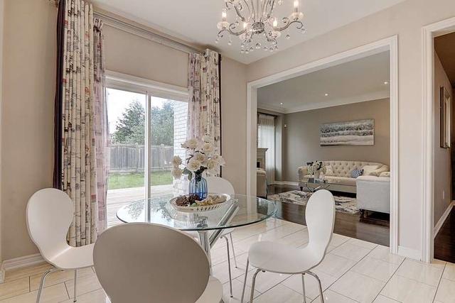 320 Oberfrick Ave, House detached with 4 bedrooms, 3 bathrooms and 4 parking in Vaughan ON | Image 4