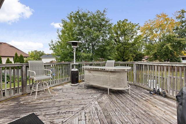 3438 Treeline Crt, House detached with 4 bedrooms, 2 bathrooms and 5 parking in Windsor ON | Image 2