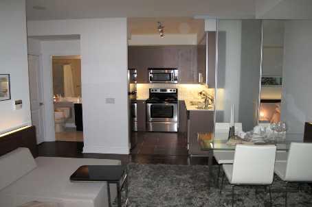 425 - 38 The Esplanade, Condo with 2 bedrooms, 2 bathrooms and null parking in Toronto ON | Image 2