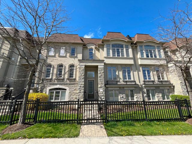 121 Robert Speck Pkwy, Townhouse with 1 bedrooms, 1 bathrooms and 0 parking in Mississauga ON | Image 1