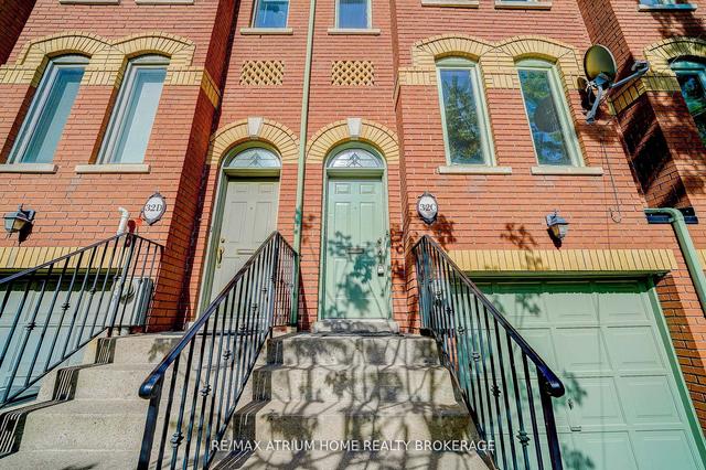 32c Oxford St, House attached with 3 bedrooms, 4 bathrooms and 2 parking in Toronto ON | Image 12