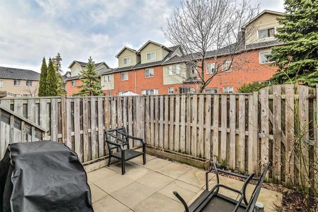 57 Spadina Rd, Townhouse with 3 bedrooms, 2 bathrooms and 2 parking in Brampton ON | Image 25