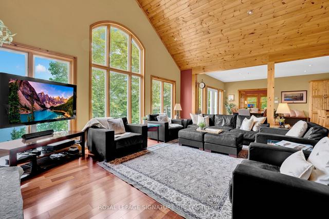 23 Ski Club Rd, House detached with 4 bedrooms, 3 bathrooms and 4 parking in Huntsville ON | Image 2