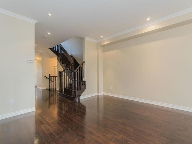80 Mill River Dr, House attached with 3 bedrooms, 3 bathrooms and 3 parking in Vaughan ON | Image 3